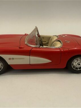 Bburago 1957 Diecast Chevrolet Convertible Made in Italy 1:18